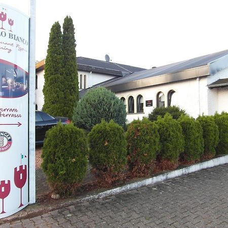 Castello Bianco Hotel Wadern Екстериор снимка