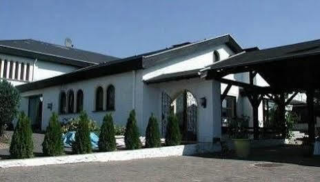 Castello Bianco Hotel Wadern Екстериор снимка